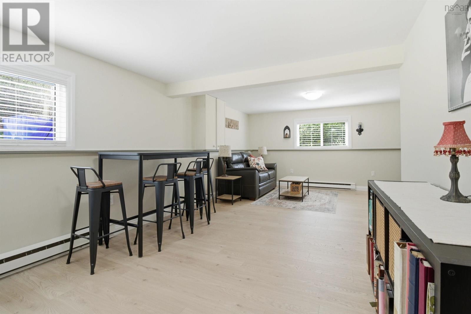 Property 28 of 50 of 51 Parkdale Avenue