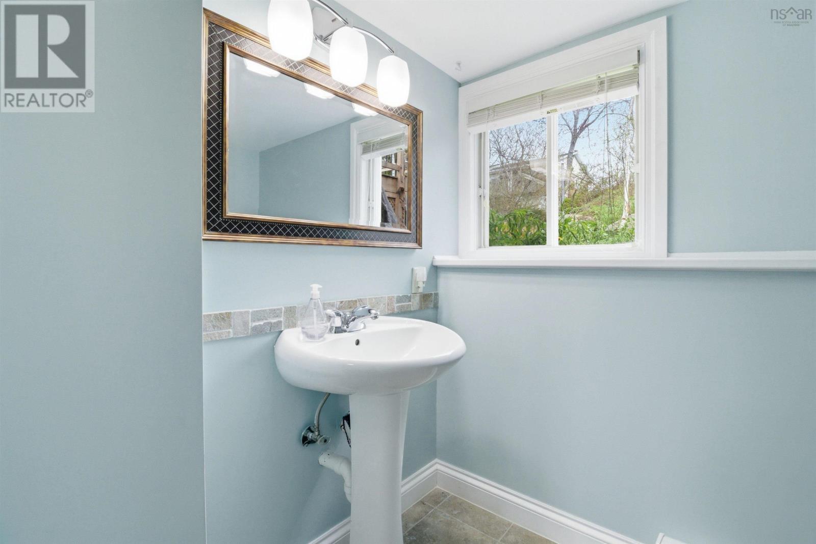 Property 4 of 50 of 51 Parkdale Avenue