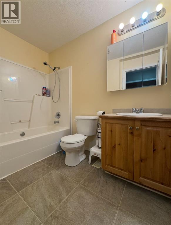 Main 4 Piece Bathroom