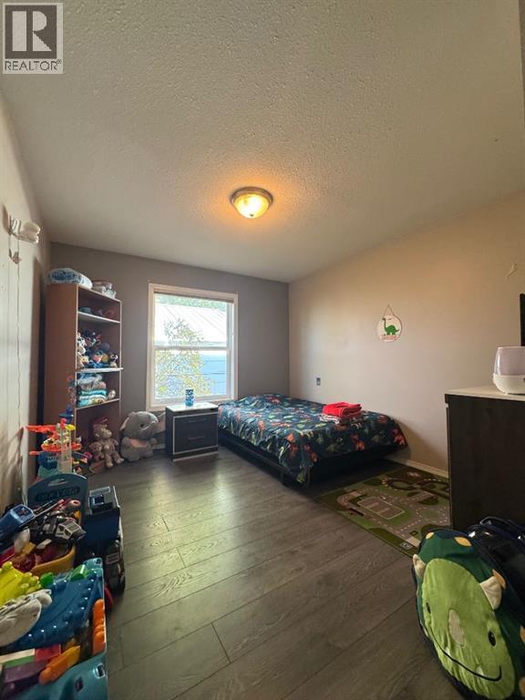 Main Floor 2nd Bedroom