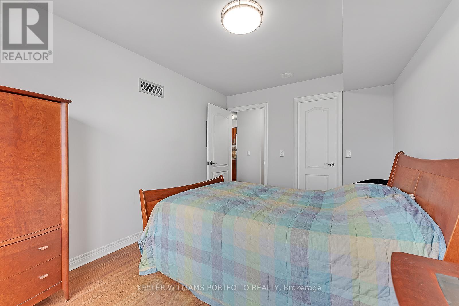 #1417 15 NORTH PARK ROAD - 21
