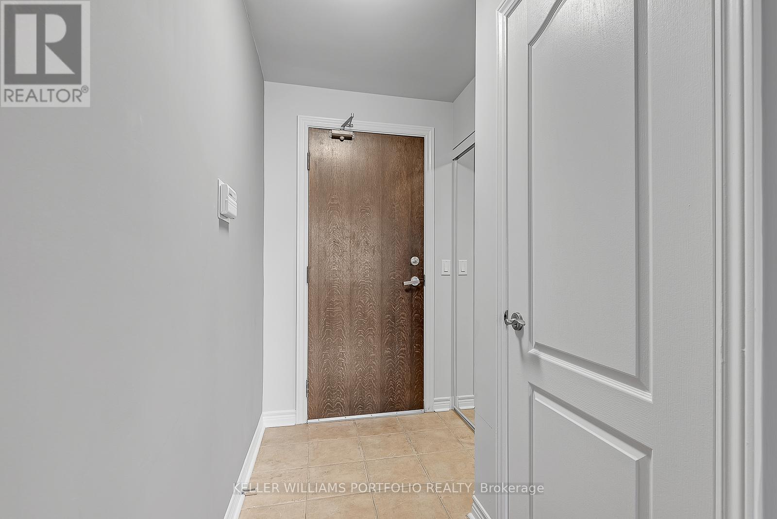 #1417 15 NORTH PARK ROAD - Image 3