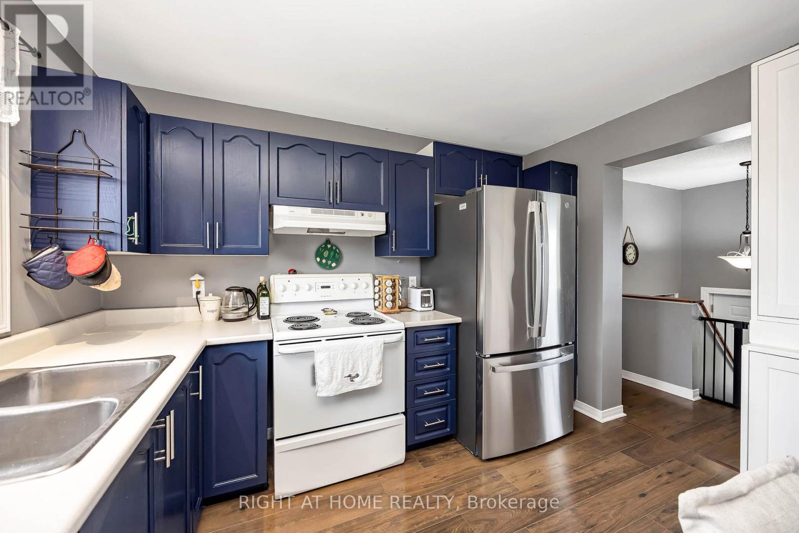 637 TOWNLINE ROAD - 11