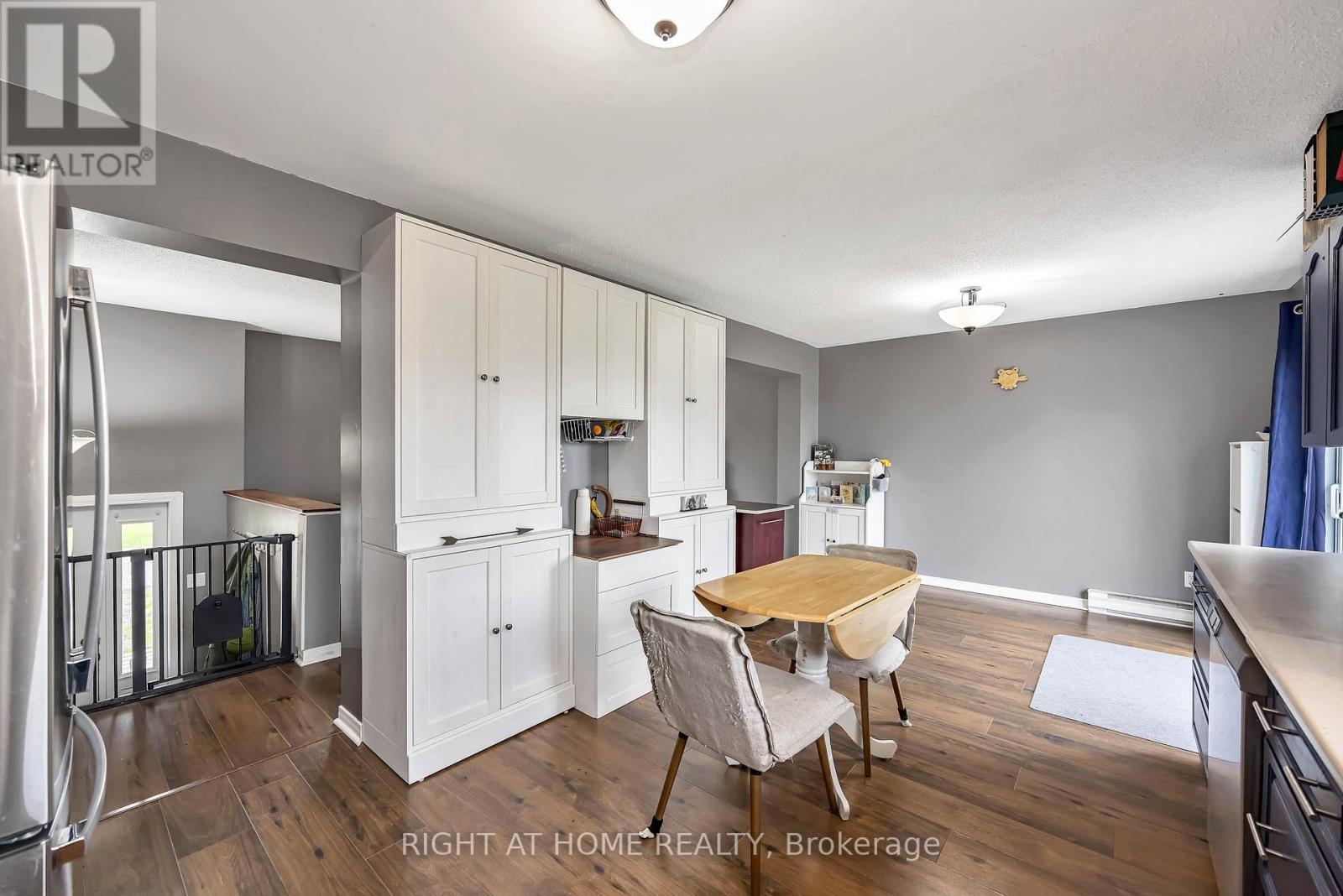637 TOWNLINE ROAD - 12