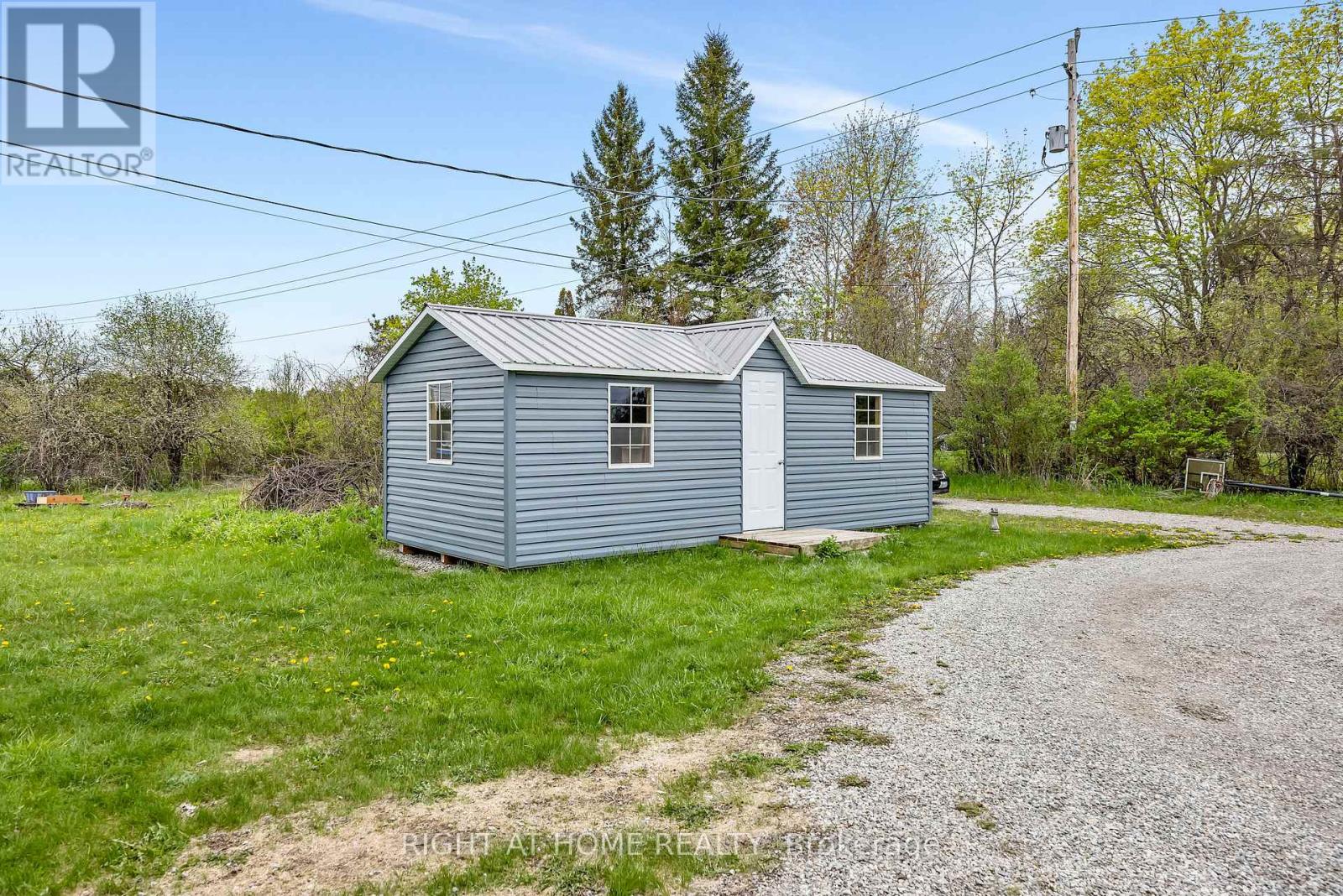 637 TOWNLINE ROAD - 41