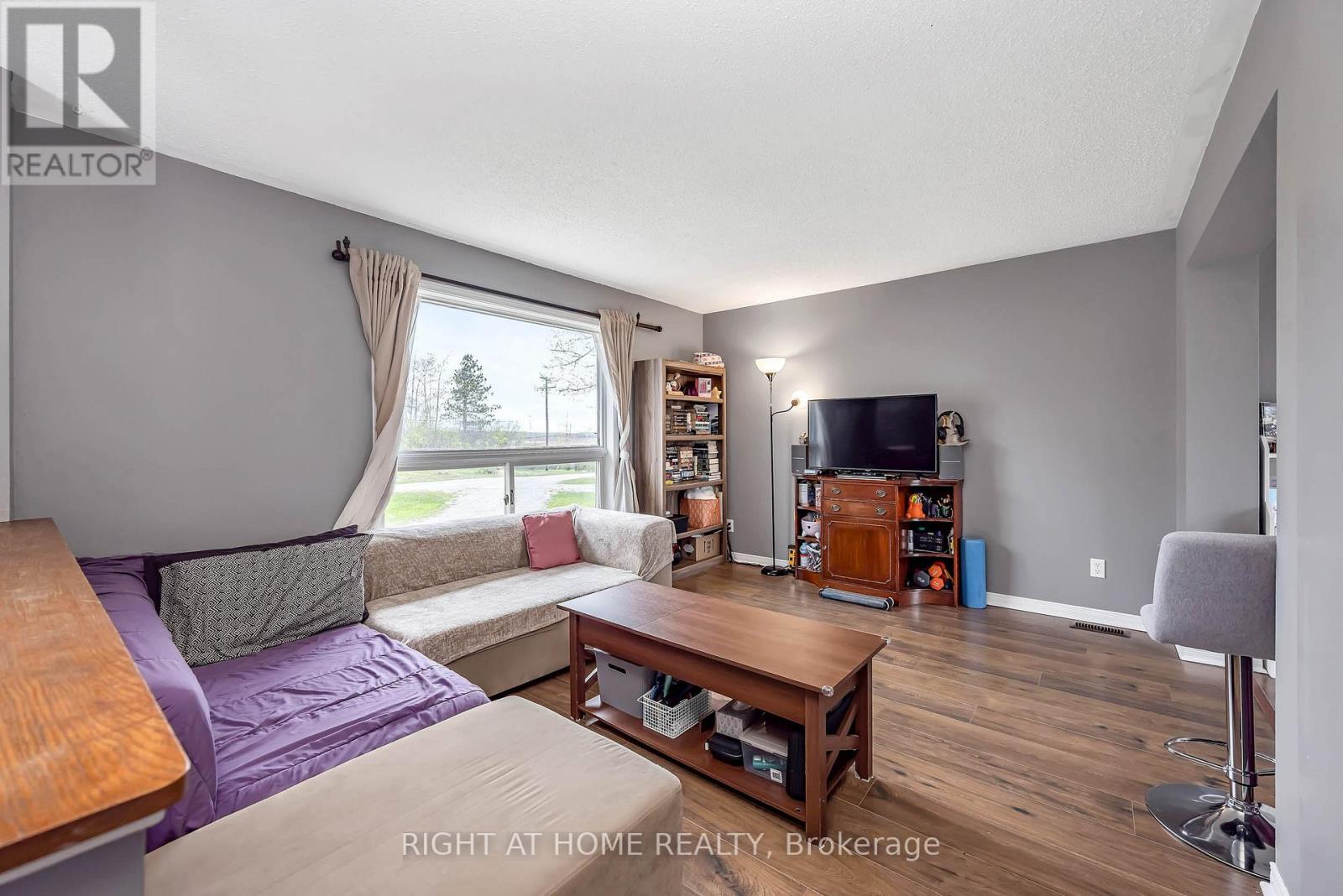 637 TOWNLINE ROAD - 7