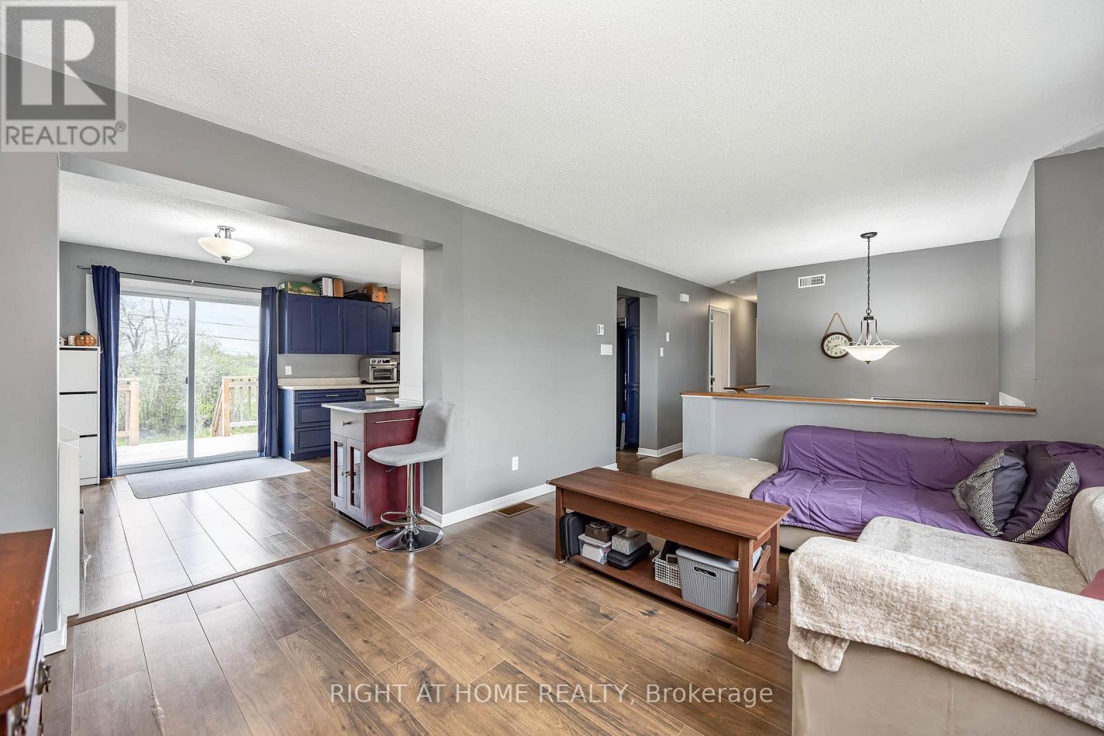 637 TOWNLINE ROAD - 9