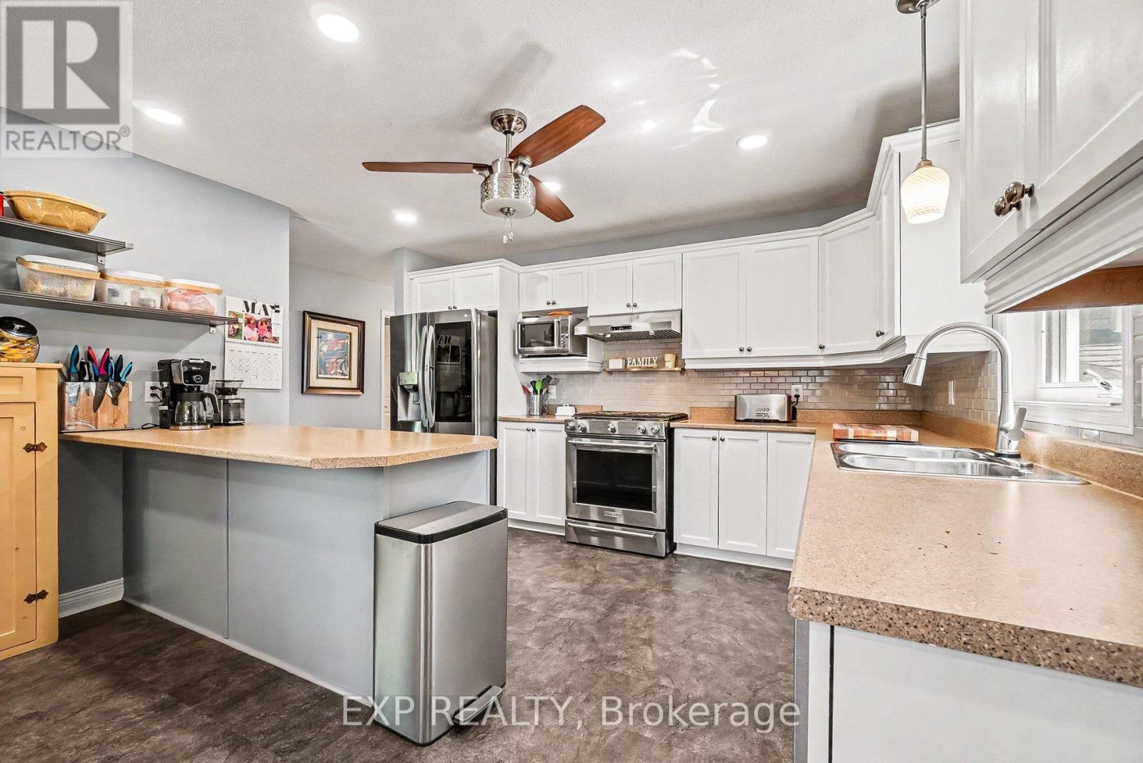 217 JASPER CRESCENT - 14