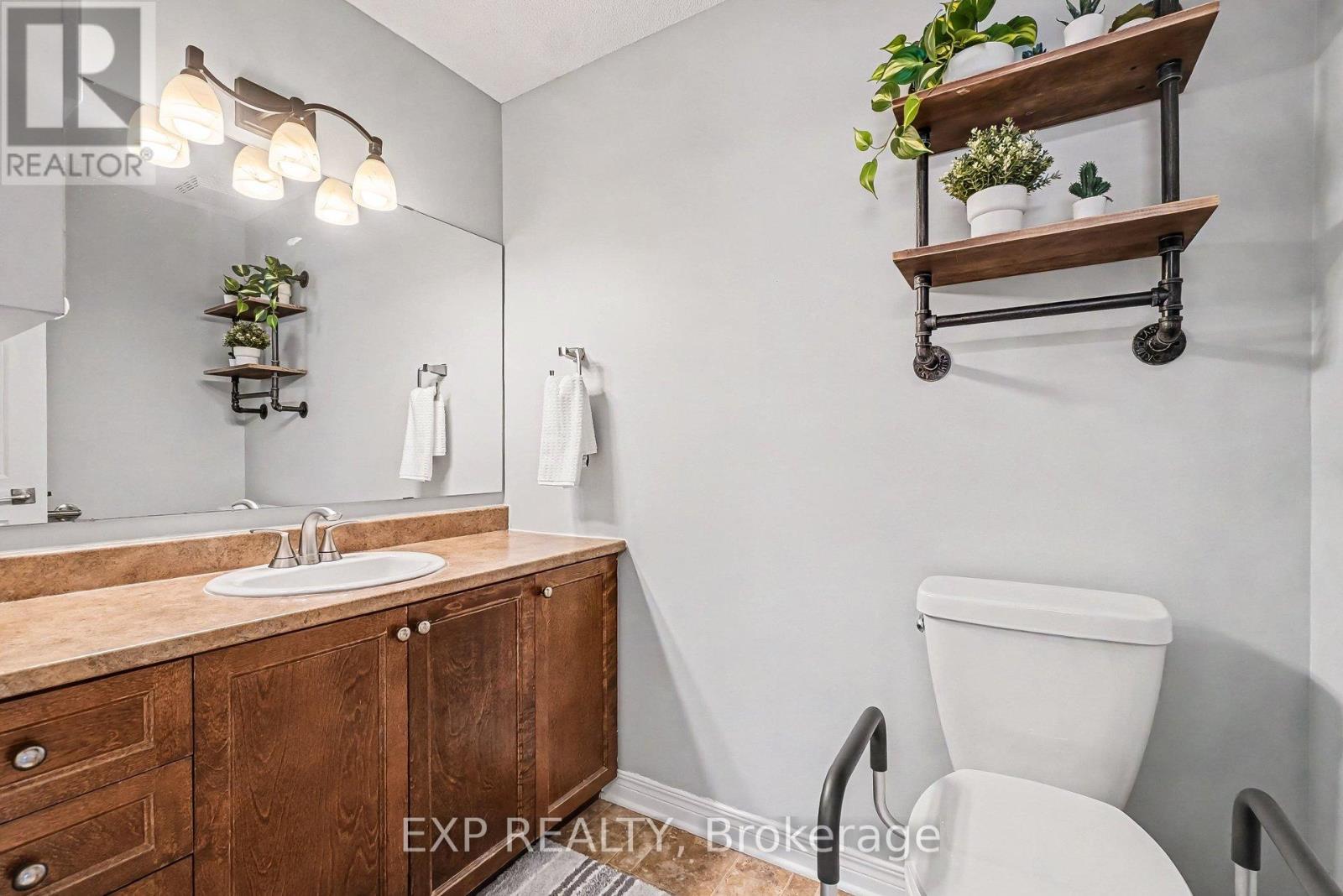 217 JASPER CRESCENT - 18