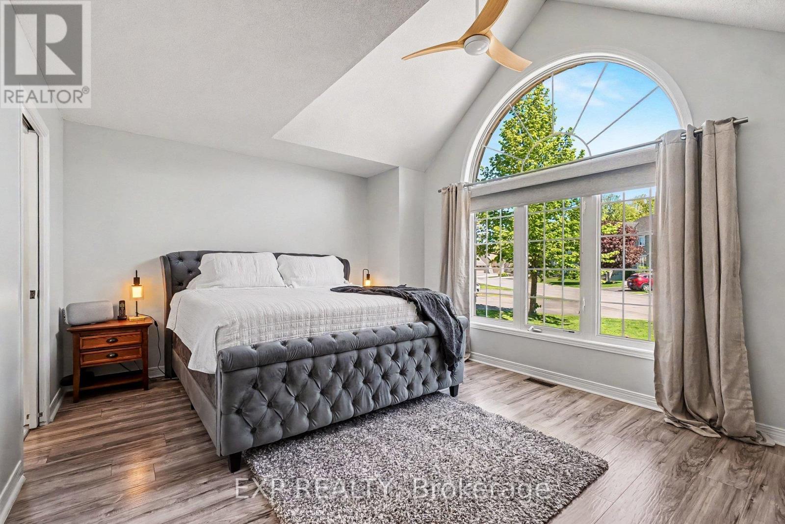 217 JASPER CRESCENT - 19