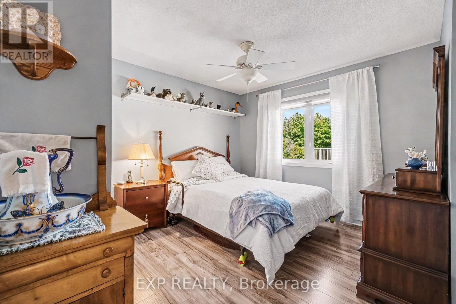 217 JASPER CRESCENT - 24