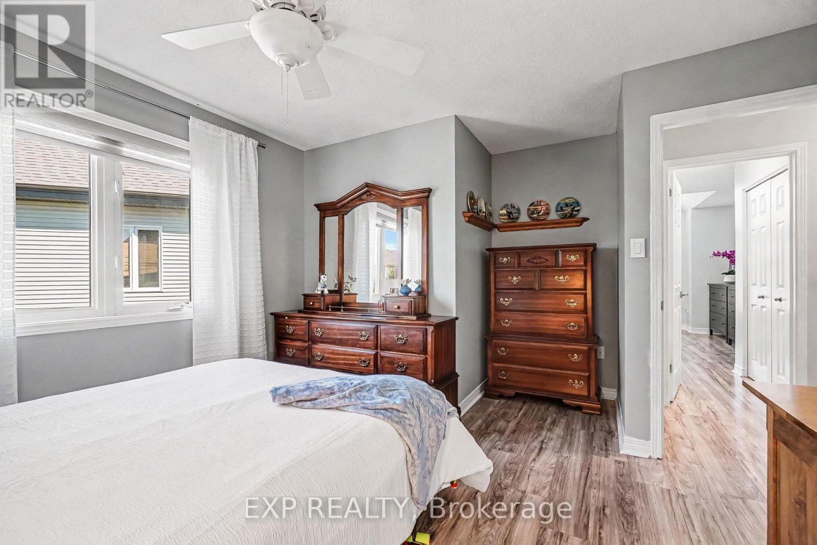 217 JASPER CRESCENT - 25