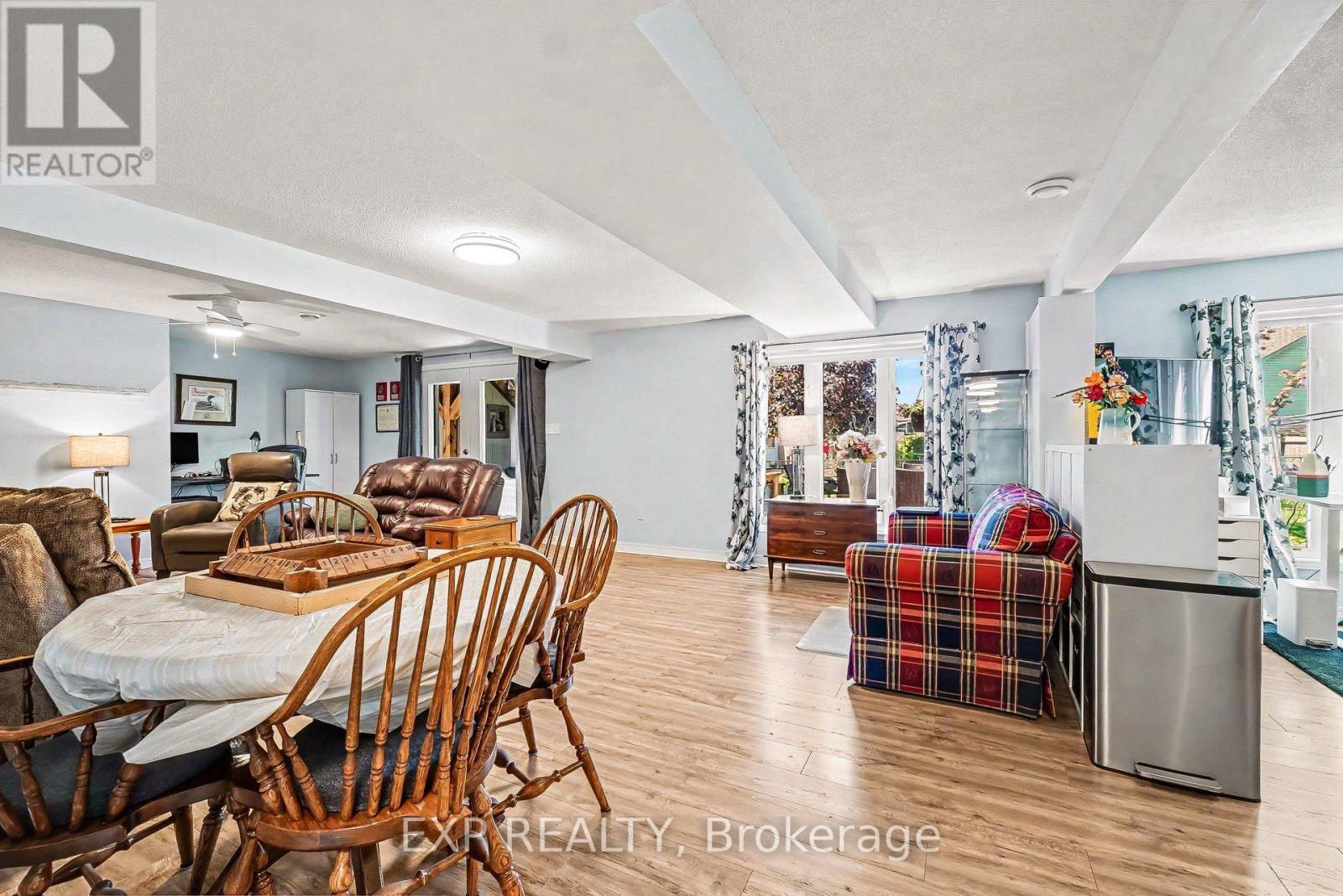 217 JASPER CRESCENT - 27