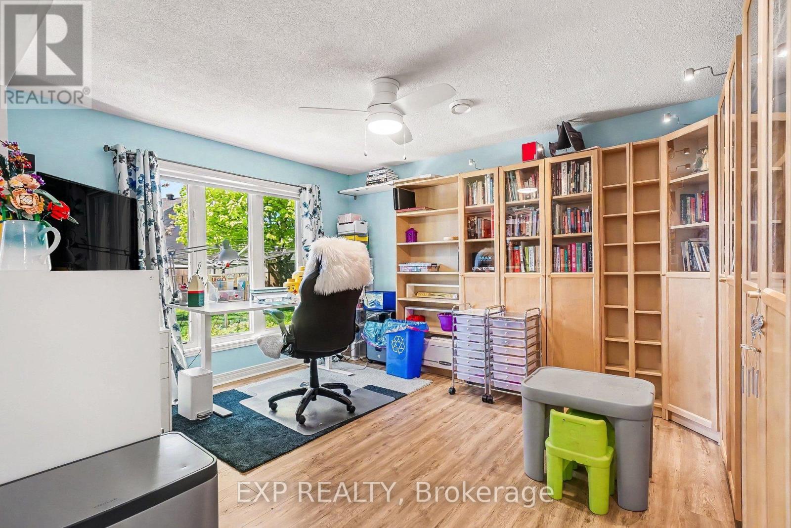 217 JASPER CRESCENT - 31
