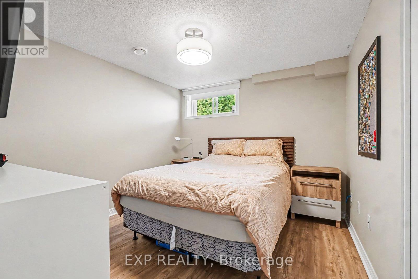 217 JASPER CRESCENT - 34