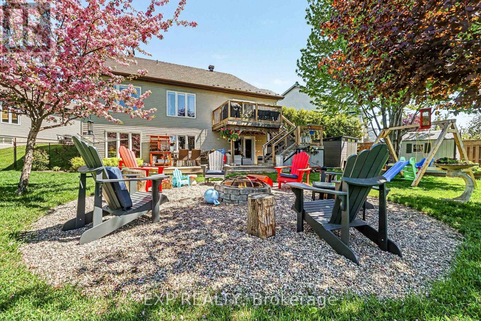 217 JASPER CRESCENT - 38