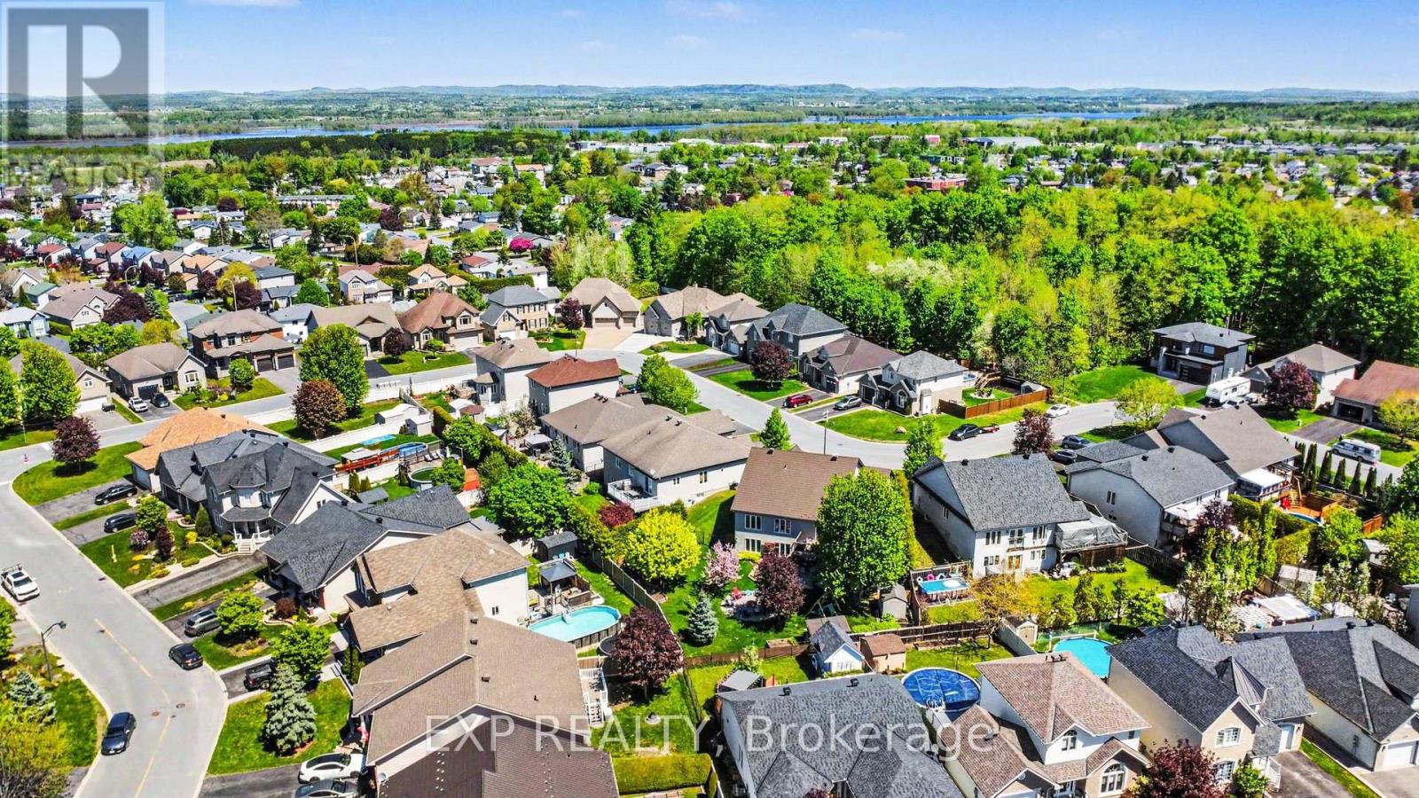 217 JASPER CRESCENT - 43