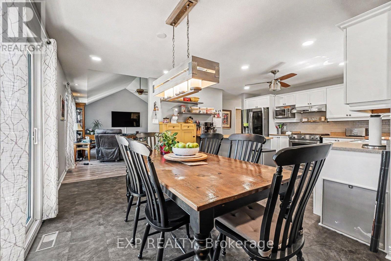 217 JASPER CRESCENT - 9