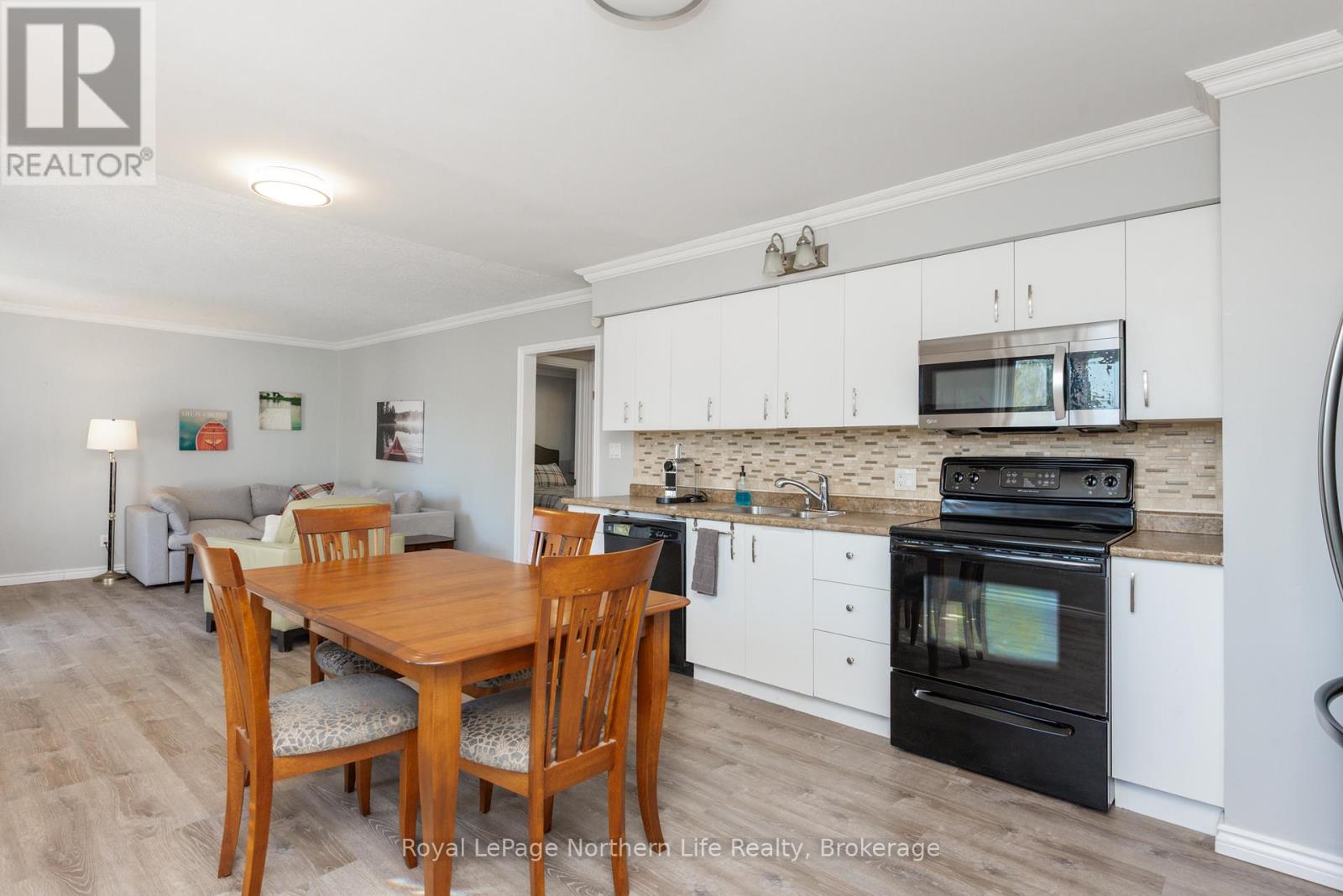 99 STRATHCONA DRIVE - 18