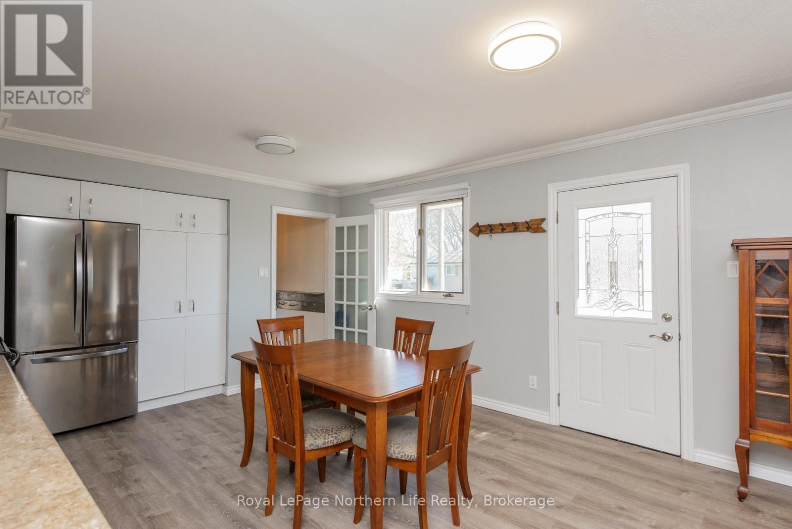 99 STRATHCONA DRIVE - 20