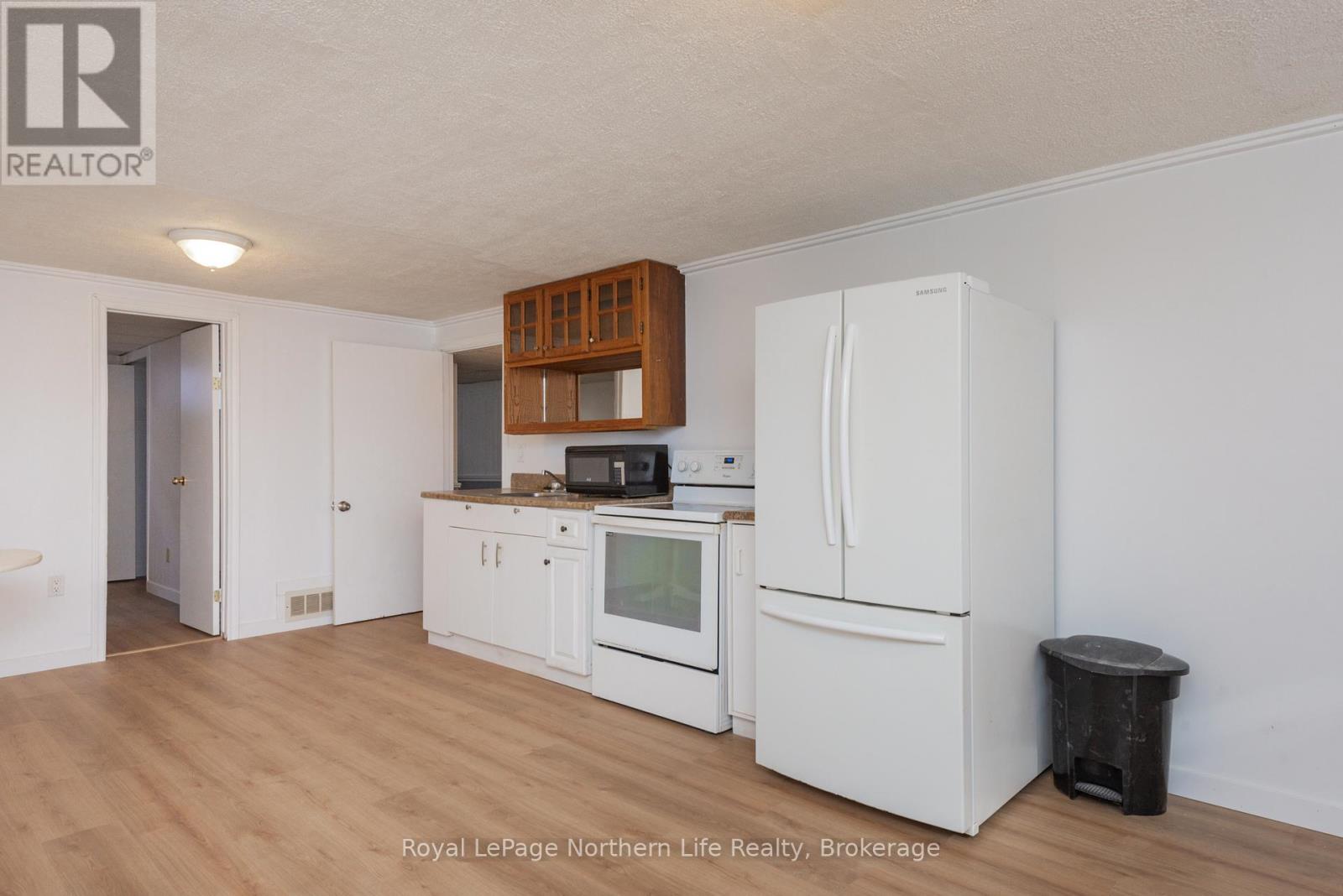 99 STRATHCONA DRIVE - 43
