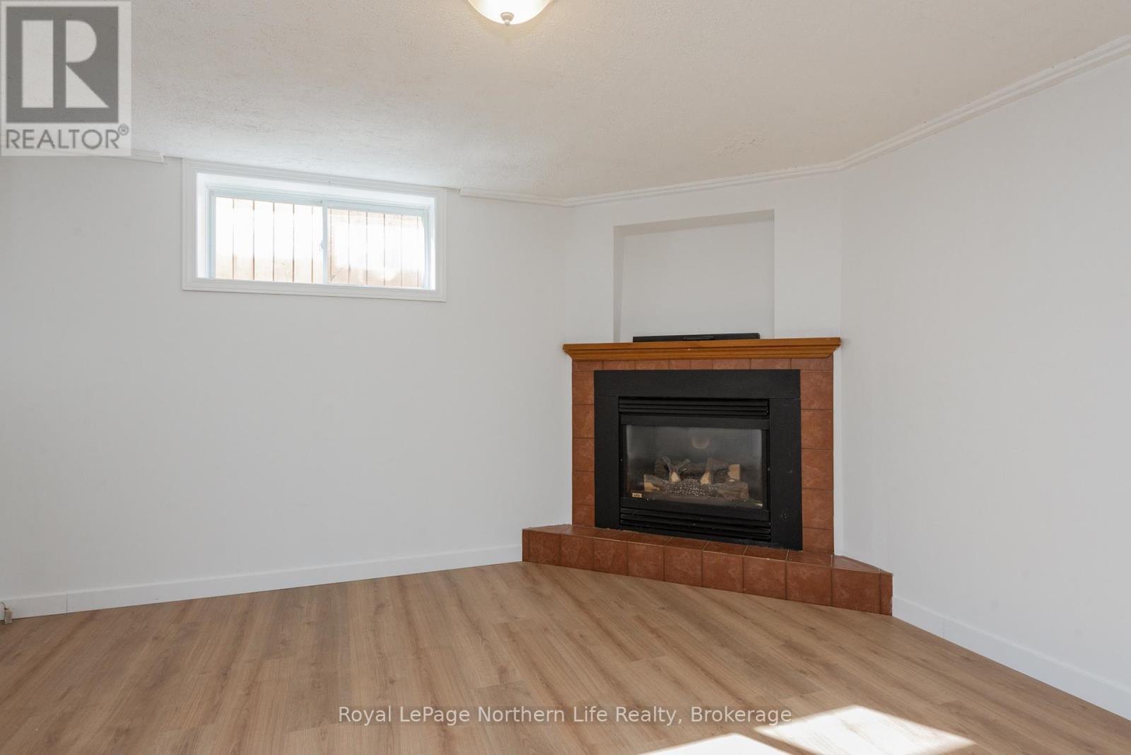 99 STRATHCONA DRIVE - 44