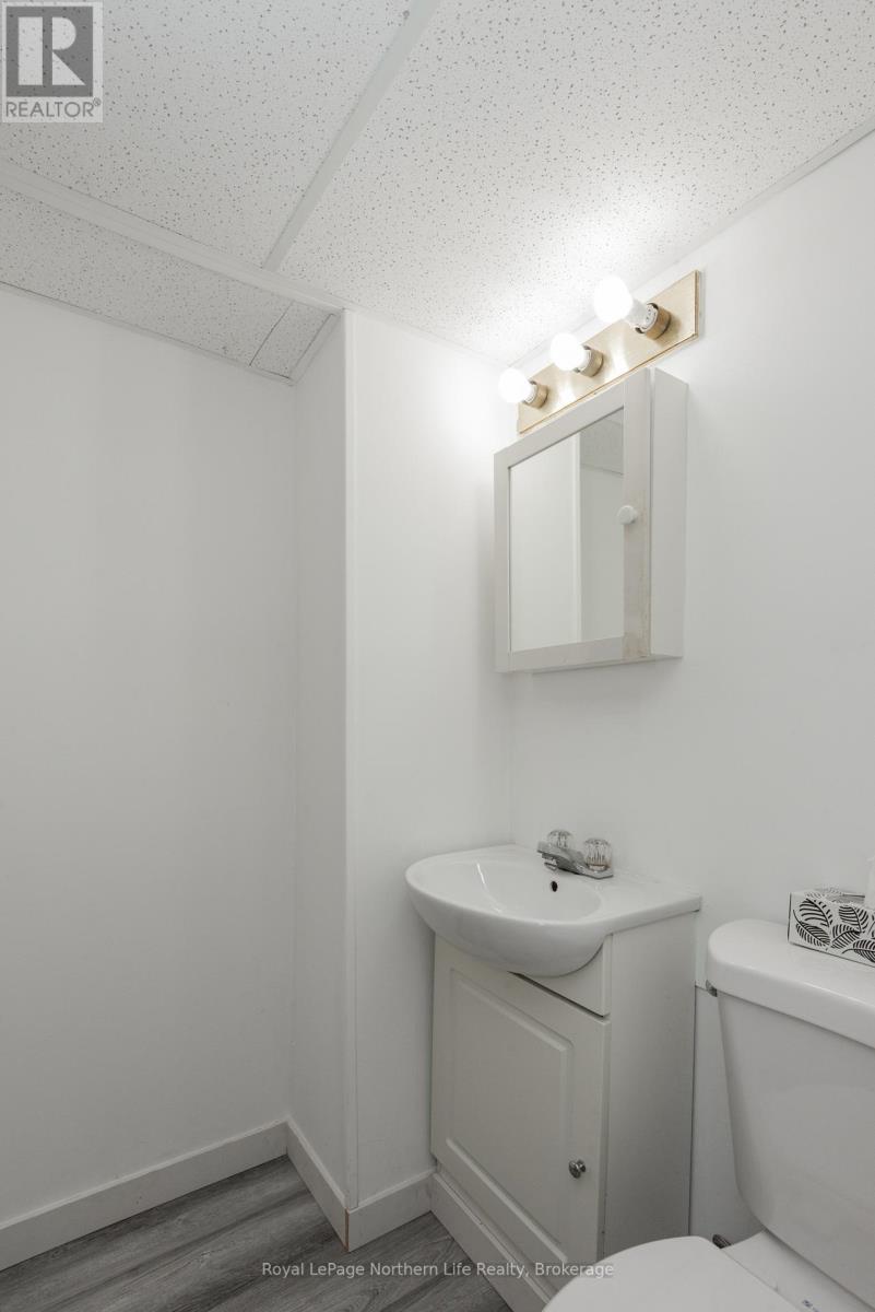 99 STRATHCONA DRIVE - 48