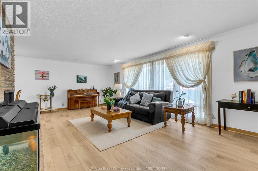 719 CHAMPLAIN DRIVE - 13