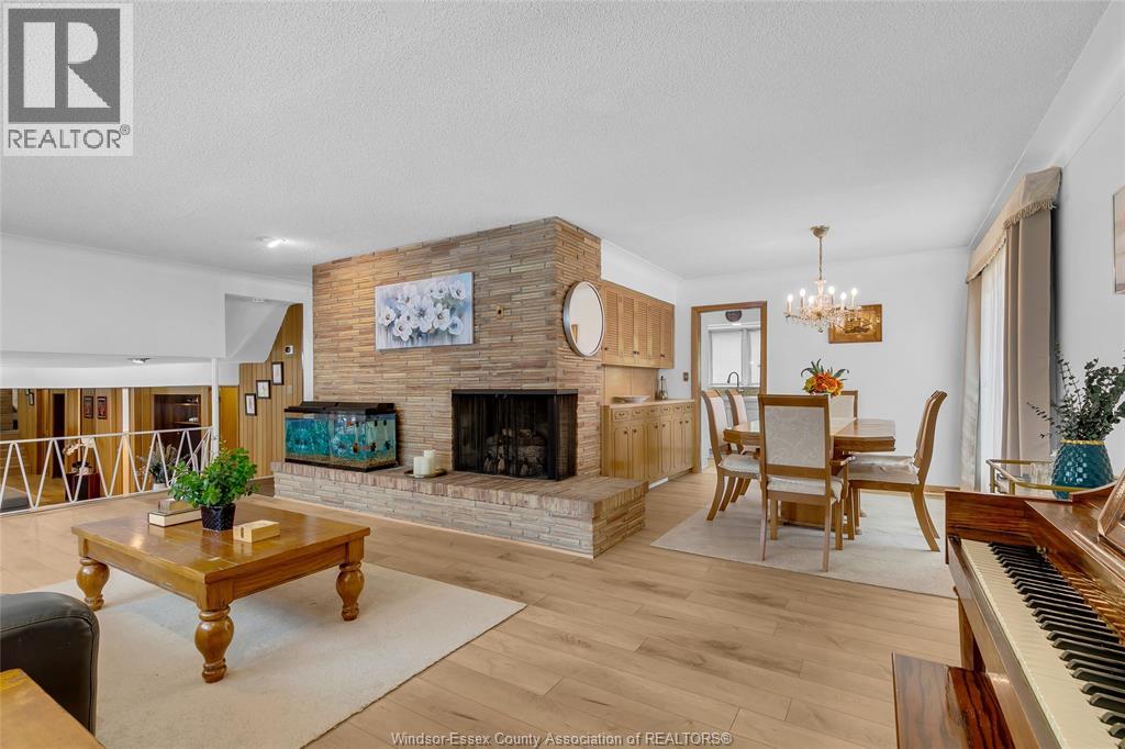 719 CHAMPLAIN DRIVE - 15