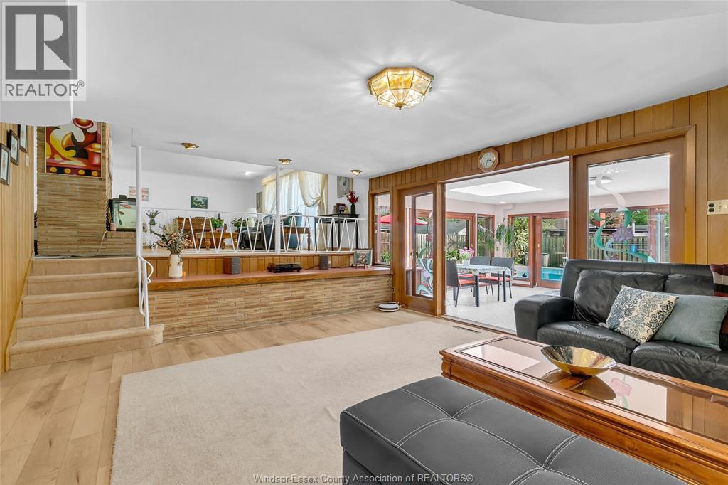 719 CHAMPLAIN DRIVE - 23