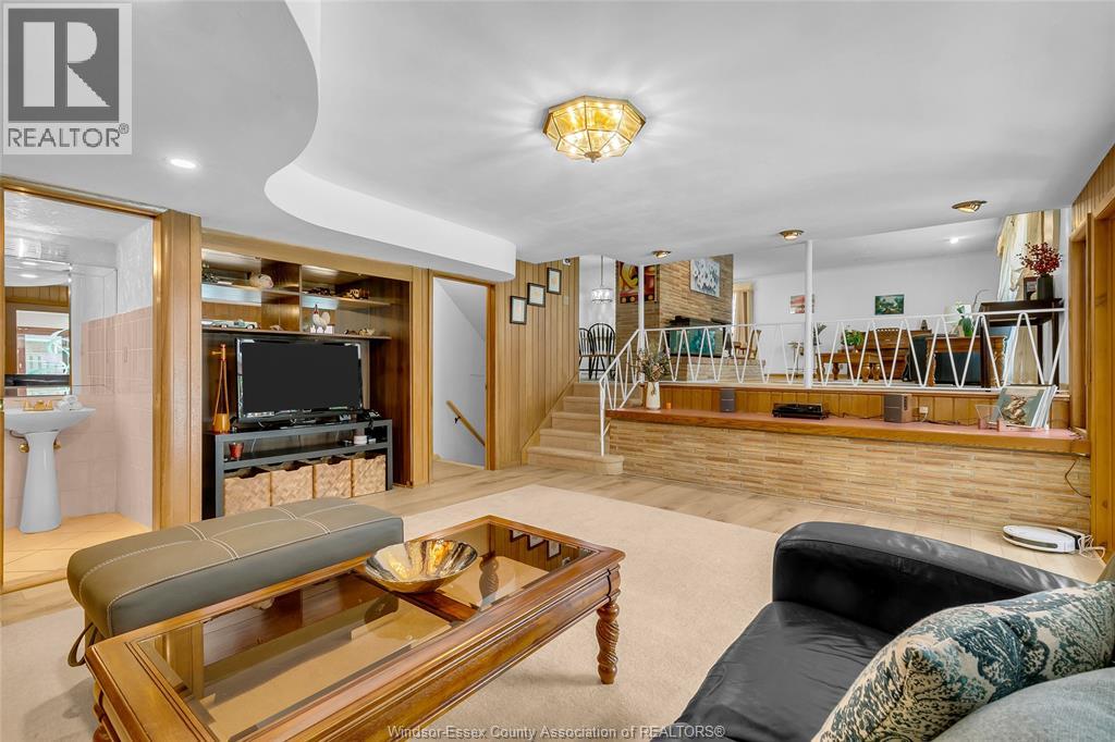 719 CHAMPLAIN DRIVE - 26