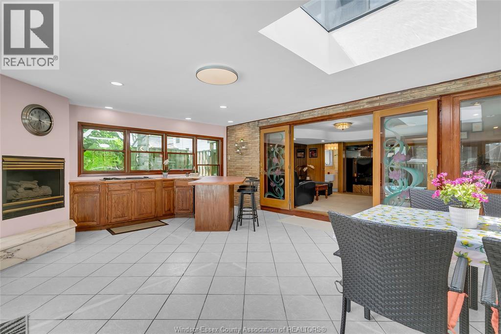 719 CHAMPLAIN DRIVE - 29