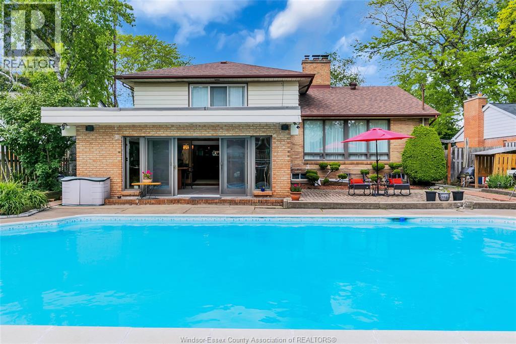 719 CHAMPLAIN DRIVE - 44