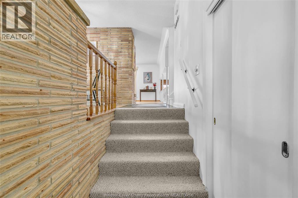 719 CHAMPLAIN DRIVE - 7
