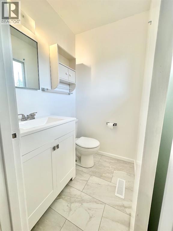 9904 85 Avenue - 17