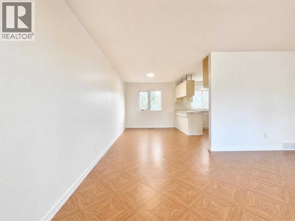 9904 85 Avenue - 14