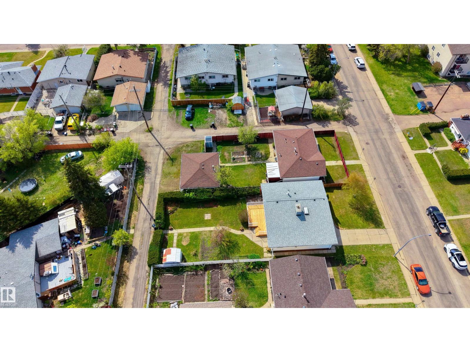 9523 134 AV NW - 54