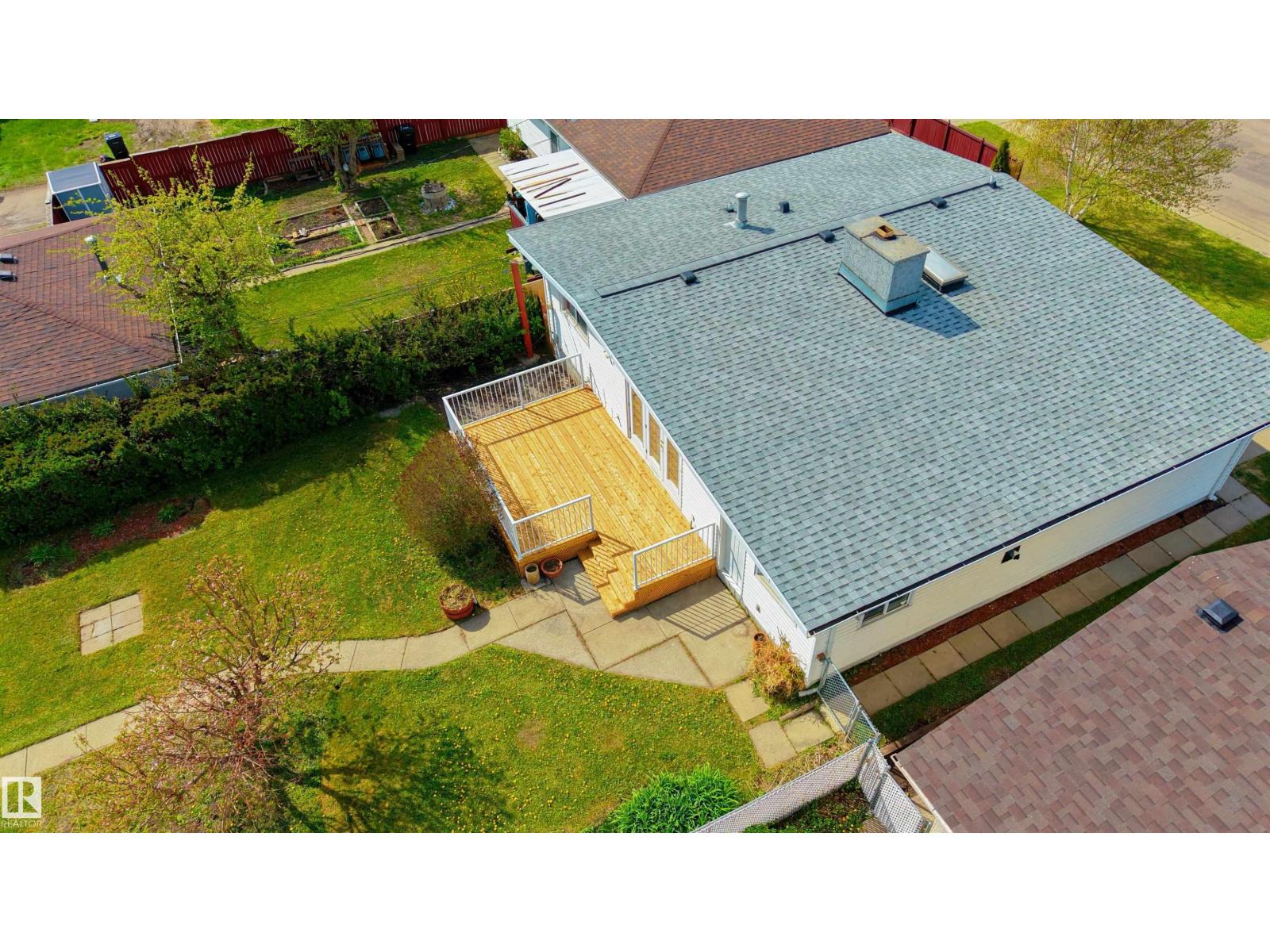 9523 134 AV NW - 55