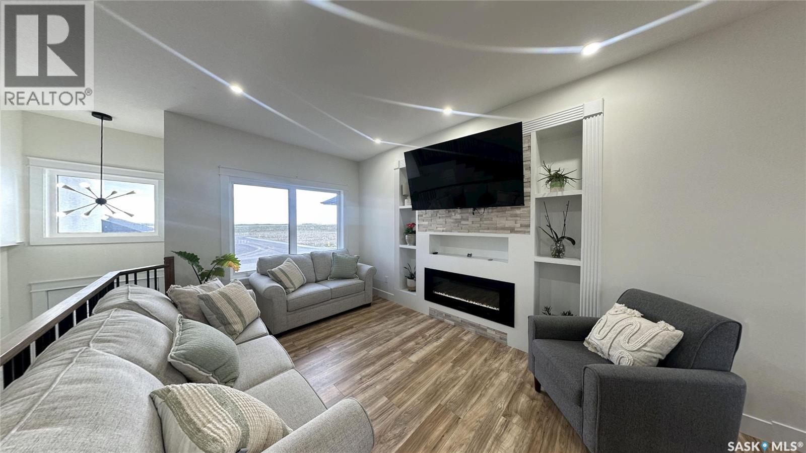 2535 Rosewood DRIVE - 4