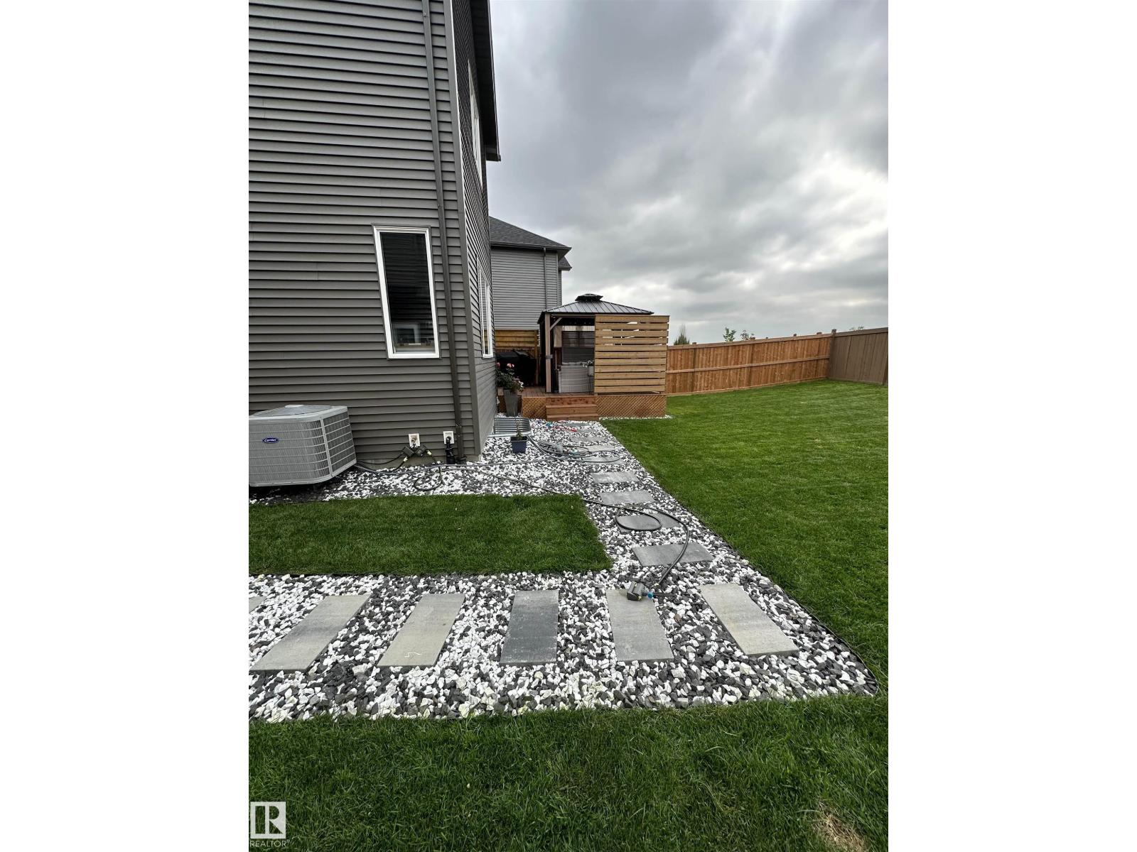 2126 GRAYDON HILL CR SW - 42