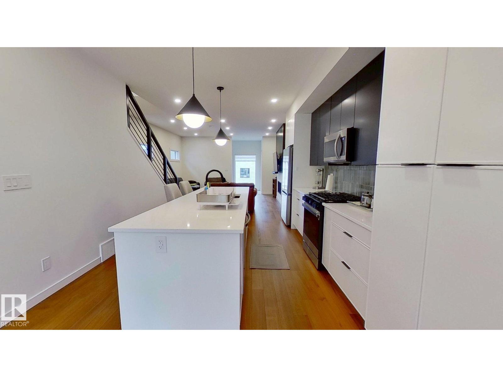 11308 128 ST NW - 5