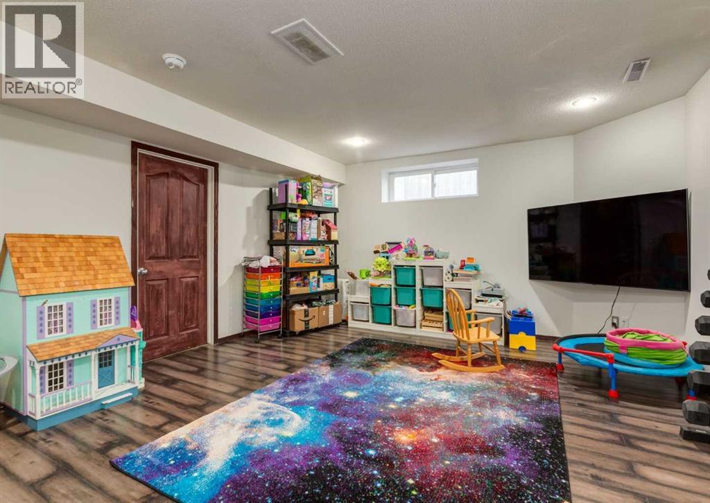 244 Stonegate Close NW - 30