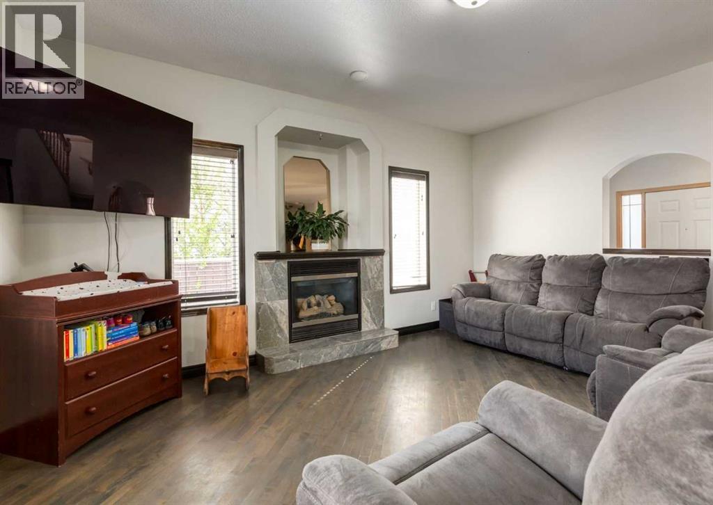 244 Stonegate Close NW - 4