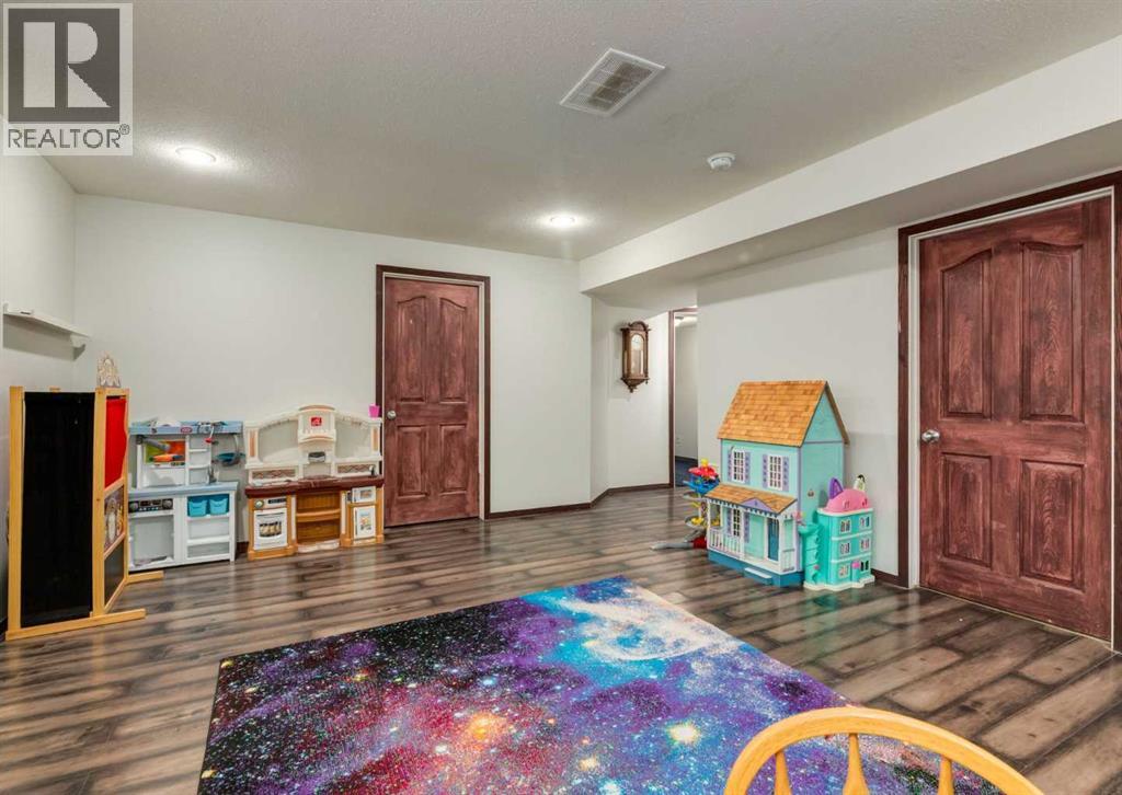 244 Stonegate Close NW - 29
