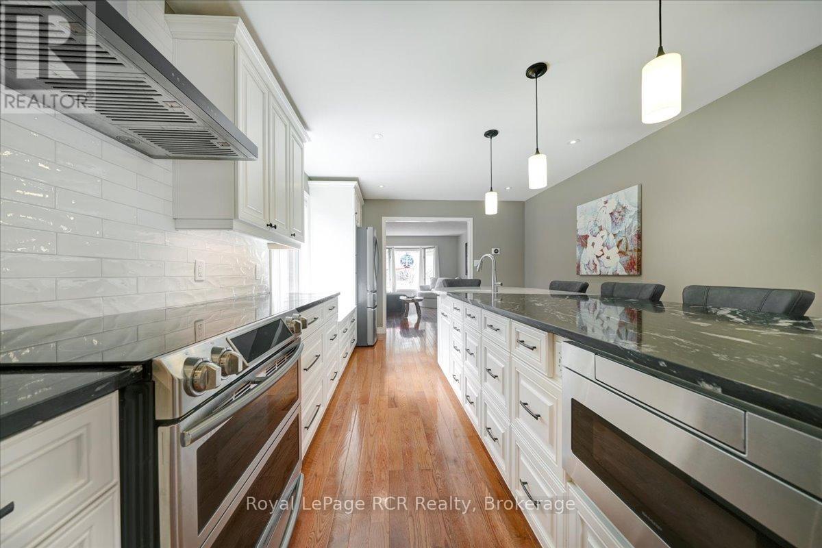 303 6TH AVENUE W - 10