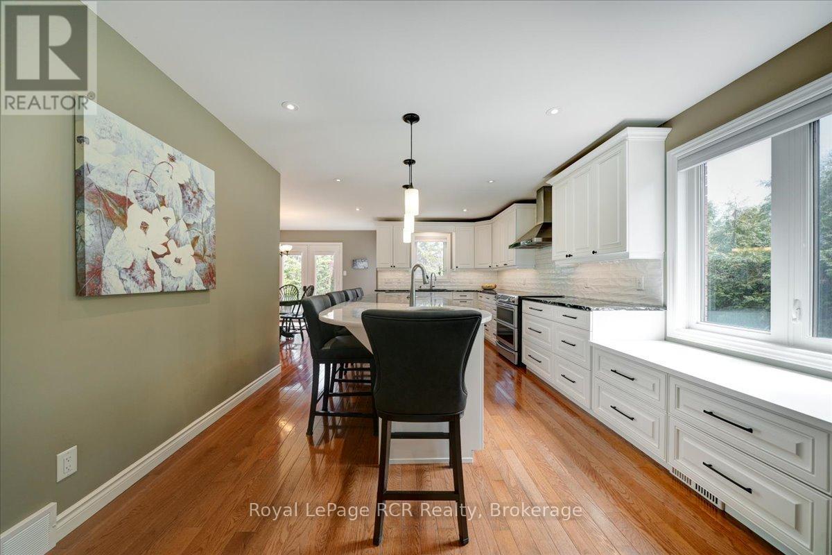 303 6TH AVENUE W - 11
