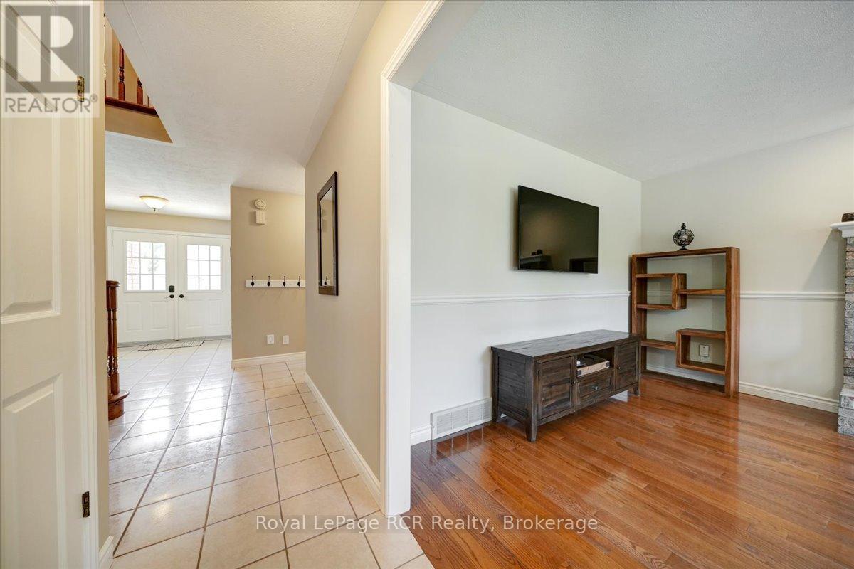 303 6TH AVENUE W - 17