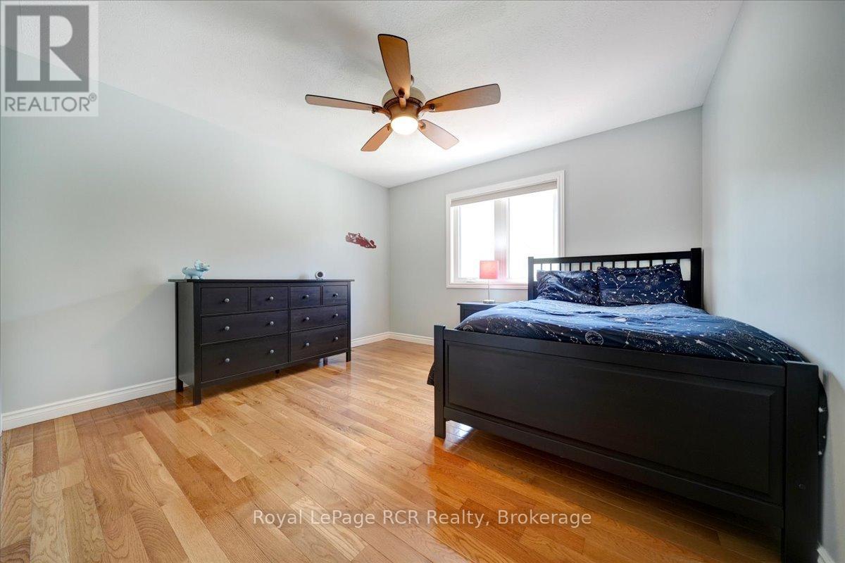 303 6TH AVENUE W - 26