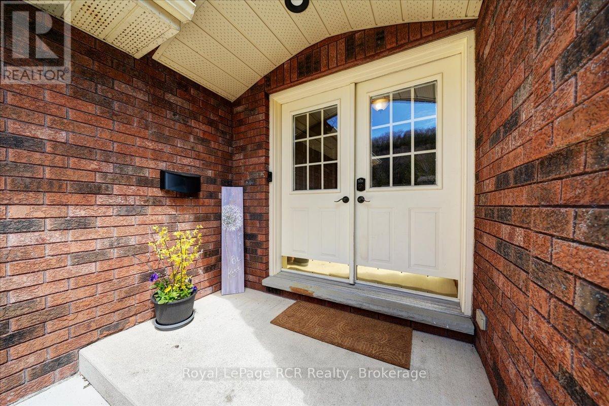 303 6TH AVENUE W - 4