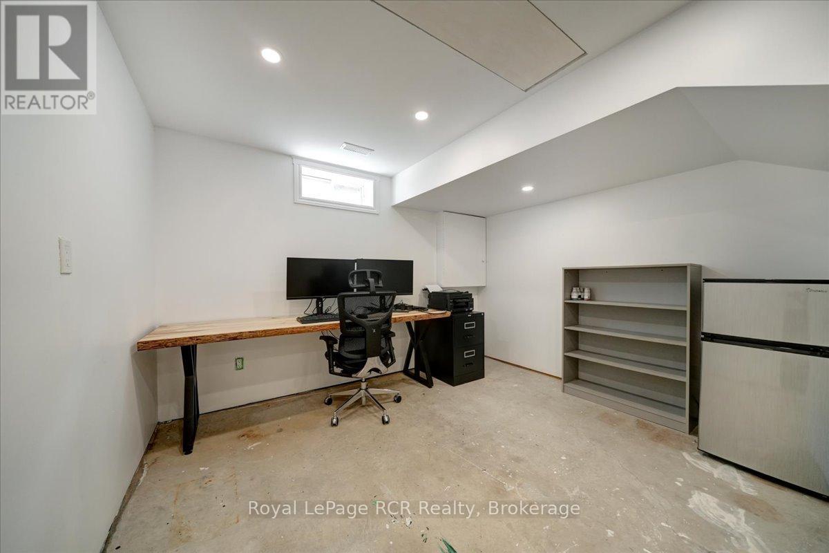303 6TH AVENUE W - 45